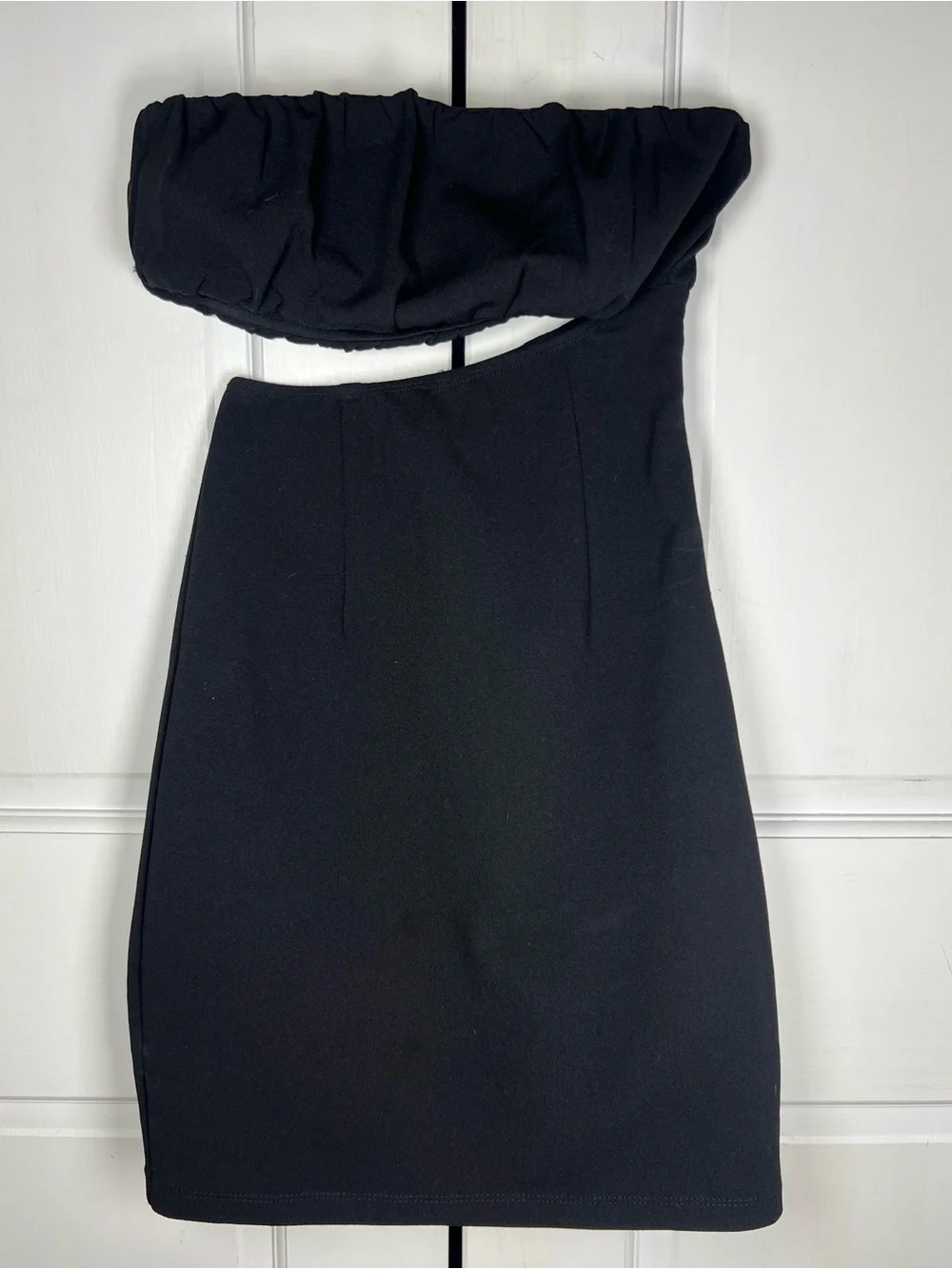 Princess Polly Grayson Black Strapless Asymmetric Cutout Mini Dress Size 2 - Picture 2 of 5